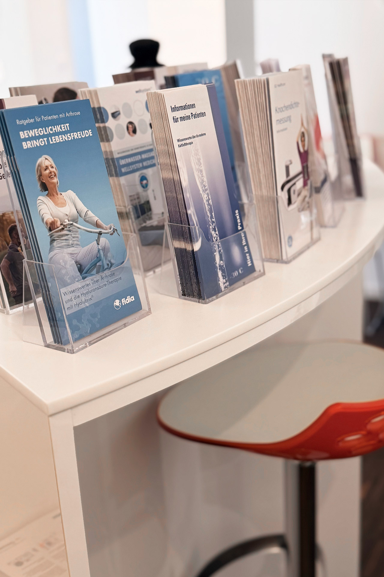 Praxis für Orthopädie & Unfallchirurgie - Shahed Alidousti und Dr. med. Christian Otto - Leistungen, Broschüren